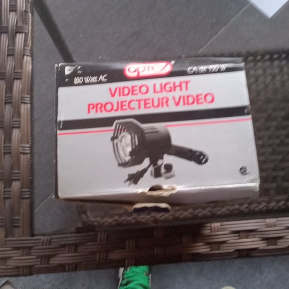 Out doors light - Picture 3 of 3